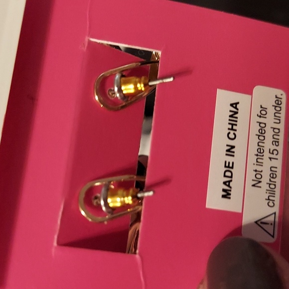 NWT Betsey Johnson Floral Stud Earrings - Picture 3 of 3